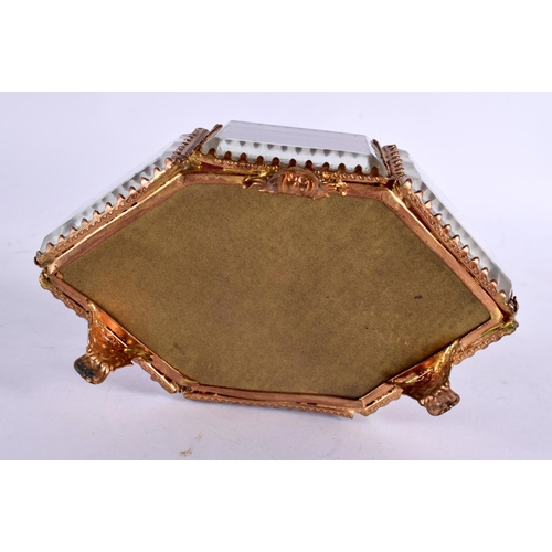 306 - AN ANTIQUE EUROPEAN REVERSE DECORATED GLASS JEWELLERY BOX. 12 cm x 7 cm.