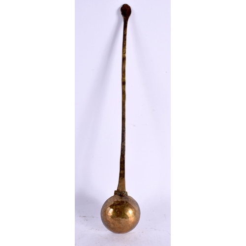 308 - AN 18TH/19TH CENTURY PERSIAN MIDDLE EASTERN BRONZE LADLE. 28 cm long.