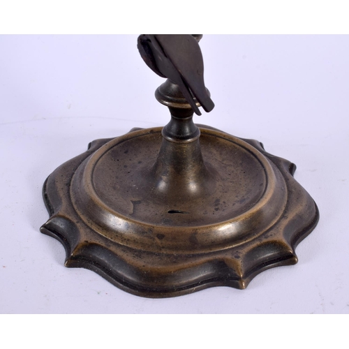 345 - A LARGE 19TH CENTURY EUROPEAN GRAND TOUR BRONZE LAMP After the Antiquity, formed as an antiquity oil... 