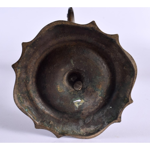 345 - A LARGE 19TH CENTURY EUROPEAN GRAND TOUR BRONZE LAMP After the Antiquity, formed as an antiquity oil... 