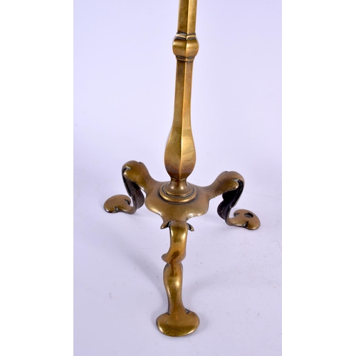 415 - THREE ART NOUVEAU BRASS COUNTRY HOUSE LAMPS in the manner of W A S Benson. Largest 47 cm high. (3)