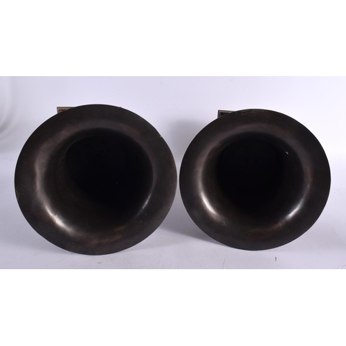 495 - A PAIR OF CONTEMPORARY BRONZE AND BLUEJOHN TWIN HANDLED CAMPAGNA URN VASES. 40 cm x 18 cm.