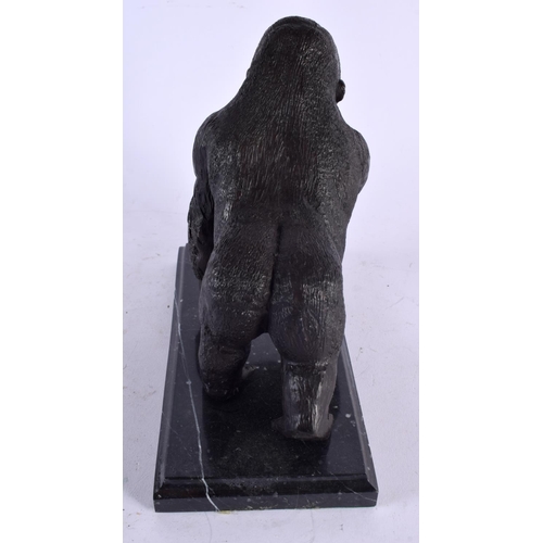 499 - A CONTEMPORARY BRONZE GORILLA FIGURE. 20 cm x 18 cm.