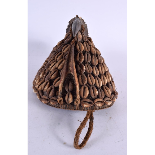 503 - AN EARLY 20TH CENTURY AFRICAN CARVED BIRD HEAD CONCH SHELL HAT possibly Lega. 21 cm x 15 cm.