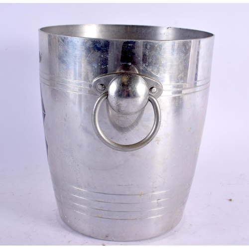 548 - A MOET & CHANDON ICE BUCKET. 21 cm x 21 cm.