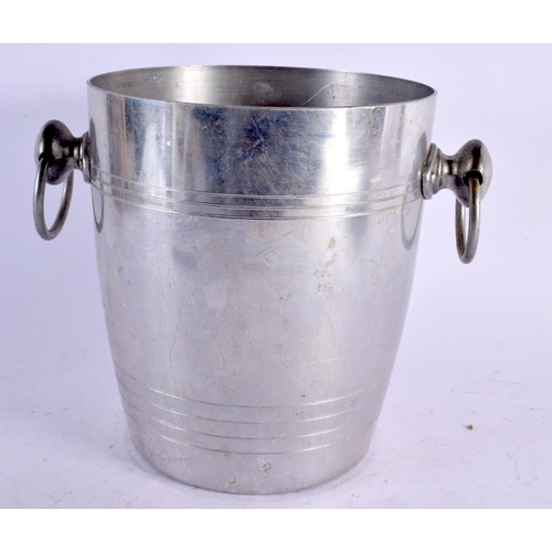 548 - A MOET & CHANDON ICE BUCKET. 21 cm x 21 cm.