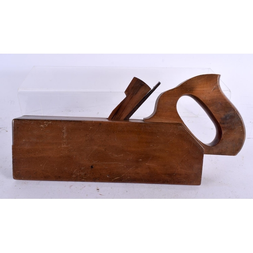 581 - FOUR ANITIQUE BOXWOOD PLANES. Largest 25 cm long. (4)