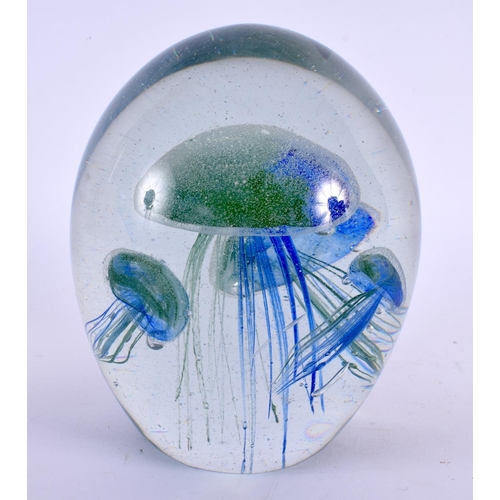 66 - AN UNUSUAL ART GLASS JELLY FISH PAPERWEIGHT. 15 cm x 8 cm.