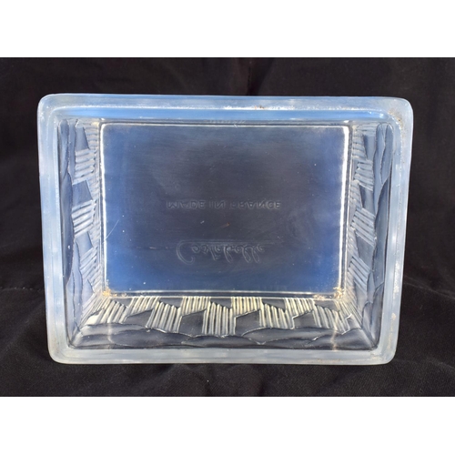 74 - AN ART DECO FRENCH COSTEBELLE GLASS BOX AND COVER depicting stylised females. 12 cm x 9 cm.