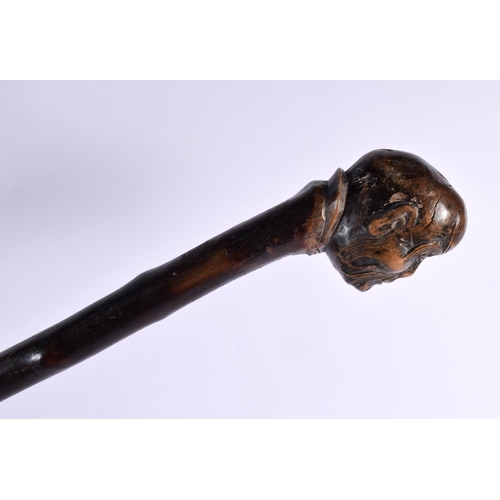 740 - AN UNUSUAL 19TH CENTURY CHINESE CARVED ROOTWOOD WALKING CANE Qing. 85 cm long.