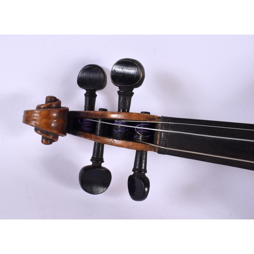 780 - A TWO PIECE BACK VIOLIN. 50 cm long, length of back 30 cm.