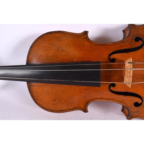 780 - A TWO PIECE BACK VIOLIN. 50 cm long, length of back 30 cm.