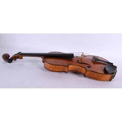 780 - A TWO PIECE BACK VIOLIN. 50 cm long, length of back 30 cm.