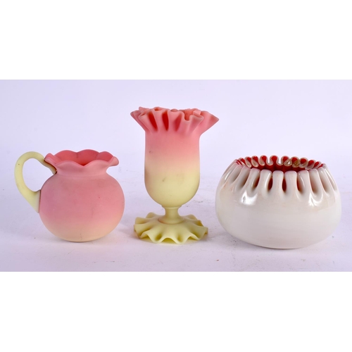 9 - AN ANTIQUE PEACH BLOOM GLASS JUG together with a similar vase & a smaller vase. Largest 11 cm high. ... 