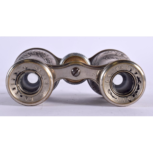 1006 - A PAIR OF AESTHETIC MOVEMENT OPERA GLASSES. 10.5 cm x 8.5 cm extended.