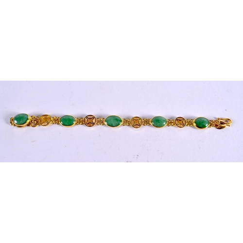 1027 - A CHINESE REPUBLICAN PERIOD 22CT GOLD AND JADEITE BRACELET. 16.9 grams. 19 cm long.