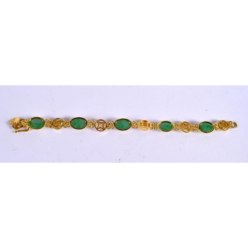 1027 - A CHINESE REPUBLICAN PERIOD 22CT GOLD AND JADEITE BRACELET. 16.9 grams. 19 cm long.