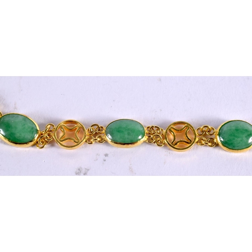 1027 - A CHINESE REPUBLICAN PERIOD 22CT GOLD AND JADEITE BRACELET. 16.9 grams. 19 cm long.