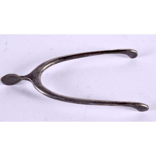 1042 - A PAIR OF SILVER WISHBONE SUGAR NIPS. 20.3 grams. 9.5 cm x 4.5 cm.