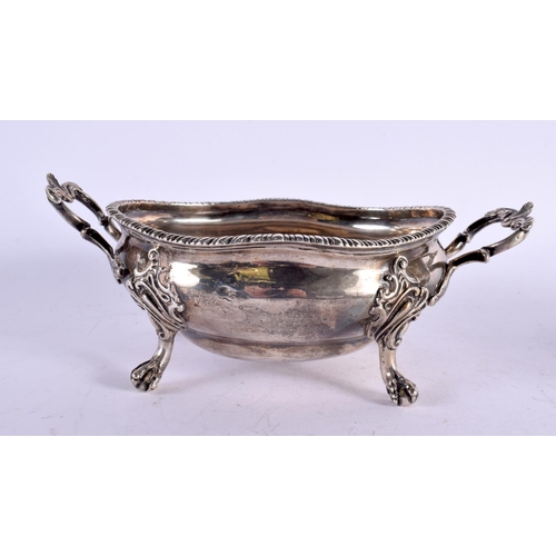 1126 - A GOOD PAIR OF GEORGE III SILVER SAUCE TUREENS. London 1768. 935 grams. 22 cm x 12 cm.