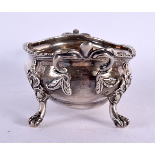 1126 - A GOOD PAIR OF GEORGE III SILVER SAUCE TUREENS. London 1768. 935 grams. 22 cm x 12 cm.