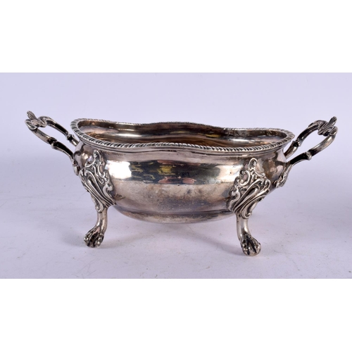 1126 - A GOOD PAIR OF GEORGE III SILVER SAUCE TUREENS. London 1768. 935 grams. 22 cm x 12 cm.