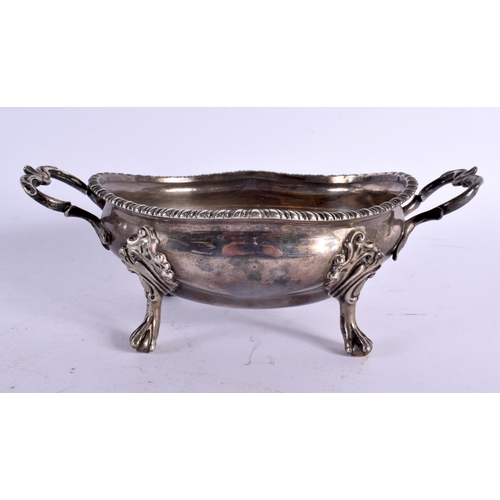 1126 - A GOOD PAIR OF GEORGE III SILVER SAUCE TUREENS. London 1768. 935 grams. 22 cm x 12 cm.