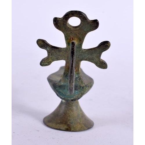 1152 - A 19TH CENTURY EUROPEAN GRAND TOUR BRONZE OIL LAMP After the Antiquity. 11 cm x 6 cm