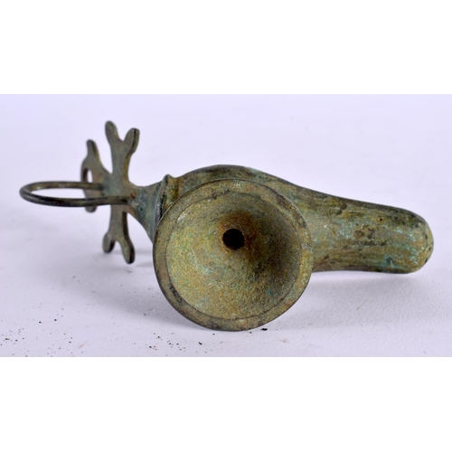 1152 - A 19TH CENTURY EUROPEAN GRAND TOUR BRONZE OIL LAMP After the Antiquity. 11 cm x 6 cm