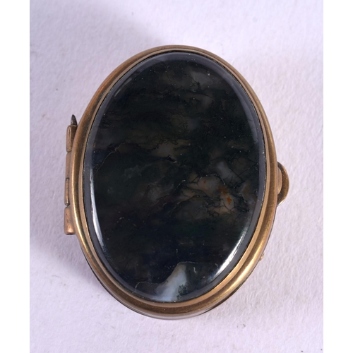 1172 - AN ANTIQUE MOSS AGATE PILL BOX. 17.5 grams. 4 cm x 3 cm.