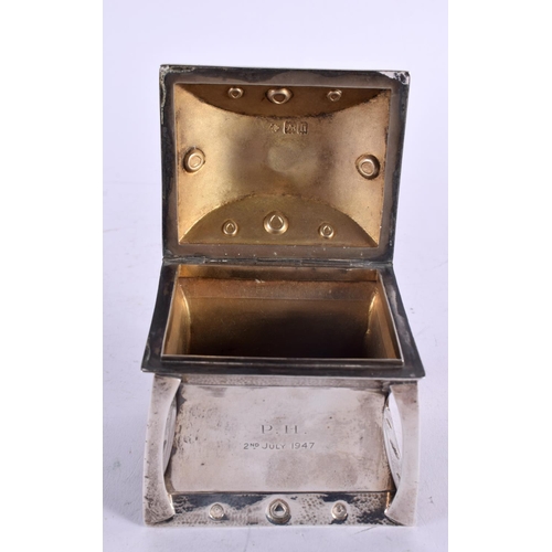 1185 - A LOVELY EDWARDIAN ART NOUVEAU SILVER TEA CADDY AND COVER of stylised form. London 1903. 195 grams. ... 