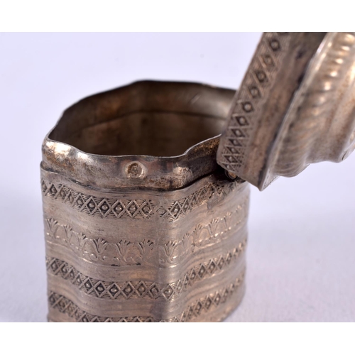 1192 - AN ANTIQUE DUTCH SILVER BOX. 26.2 grams. 4.5 cm x 4.5 cm.