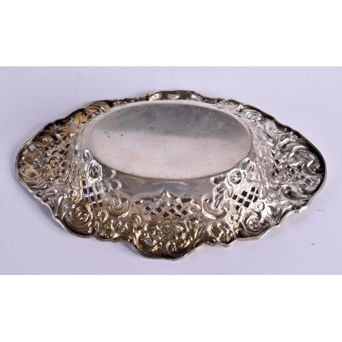 1199 - A VICTORIAN SILVER BON BON DISH. Birmingham 1890. 94 grams. 17.5 cm x 11 cm.