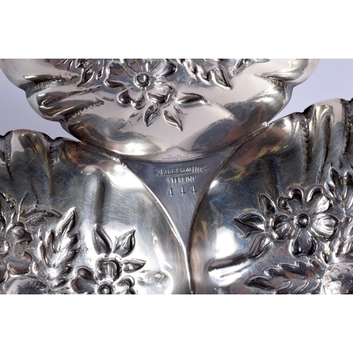 1220 - AN ART DECO SILVER BERRY DISH. 190 grams. 16 cm x 9 cm.