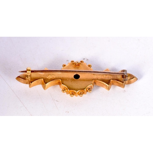 1263 - A VICTORIAN 15CT GOLD BROOCH. 3 grams. 4.25 cm x 1.25 cm.