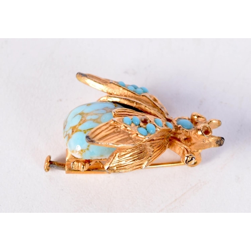 1273 - A YELLOW METAL AND TURQUOISE BUG BROOCH. 10.4 grams. 2.5 cm x 2 cm.