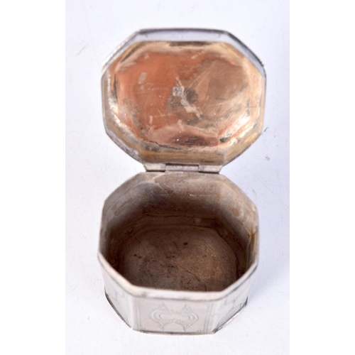 1312 - AN ANTIQUE SILVER BOX. 31 grams. 4 cm x 3.75 cm.