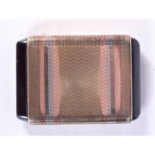 1354 - AN ART DECO SILVER TRAVELLING BOX. 4.5 cm x 3.25 cm.