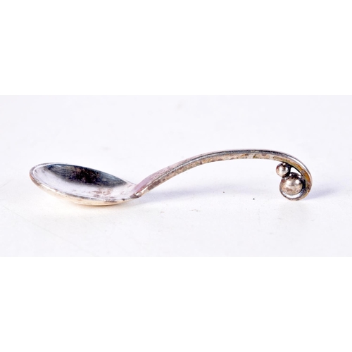 1437 - DANISH SILVER SALT SPOON. Stamped Sterling Denmark 925, 5.7cm x 1.6cm, weight 6g