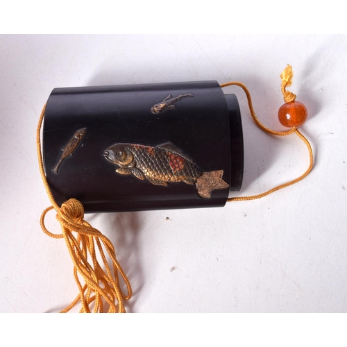 1460 - A JAPANESE INRO WITH 4 INNER COMPARTMENTS DECORATED WITH GOLDEN FISH. M M7cm x 4.8cm x 2.2cm