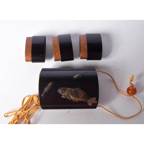 1460 - A JAPANESE INRO WITH 4 INNER COMPARTMENTS DECORATED WITH GOLDEN FISH. M M7cm x 4.8cm x 2.2cm