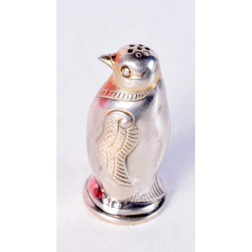 1469 - A CONTINENTAL SILVER PENGUIN SALT. 16.4 grams. 5.25 cm x 2.5 cm.