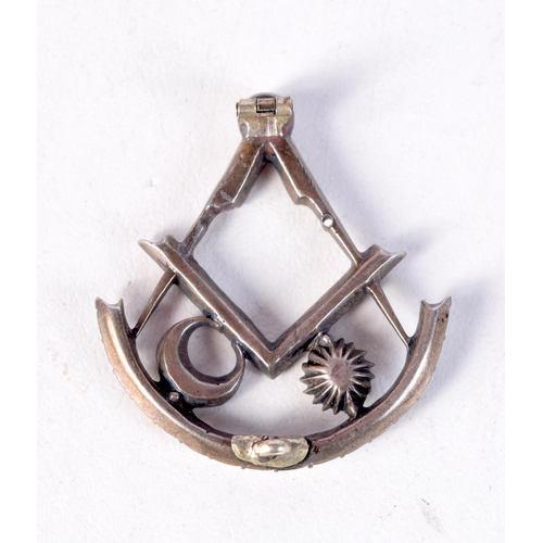 1490 - A SILVER MASONIC BROOCH. 4.8 grams. 3.25 cm x 3.25 cm.