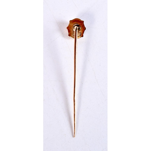 1508 - A 14CT GOLD AND ENAMEL LADY BIRD PIN. 1.9 grams. 6 cm x 1 cm.