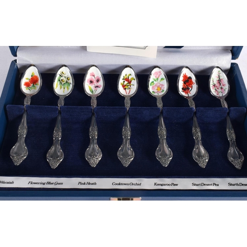 1529 - THE AUSTRALIAN COLLECTION SILVER PLATED ENAMEL SPOONS. 12.5 cm x 2.5 cm.