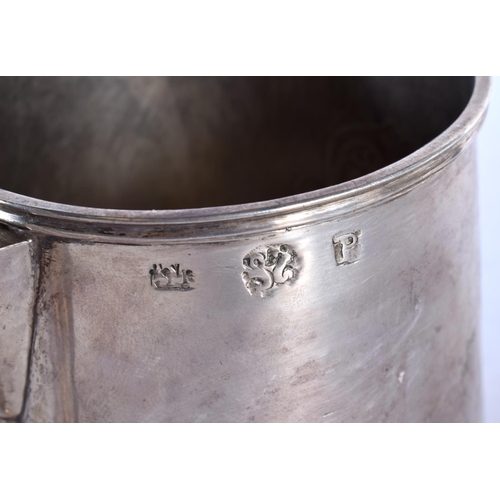 1531 - AN 18TH CENTURY CONTINENTAL SILVER TANKARD. 512 grams. 15.5 cm x 11.5 cm.