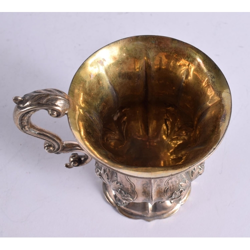 1559 - AN ANTIQUE SCOTTISH SILVER MUG. Glasgow 1835. 150 grams. 10.75 cm x 10.75 cm.