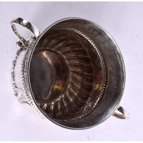 1562 - A GEORGE III SILVER PORRINGER. London 1790. 226 grams. 15 cm x 10.5 cm.