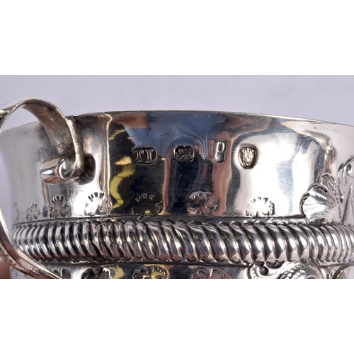 1562 - A GEORGE III SILVER PORRINGER. London 1790. 226 grams. 15 cm x 10.5 cm.