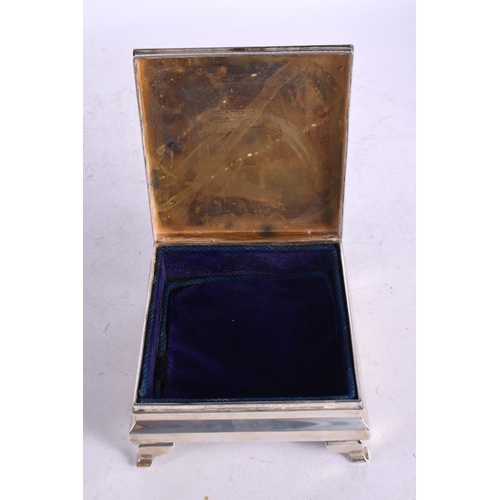 1604 - A SILVER JEWELLERY BOX. Chester 1911. 522 grams overall. 13 cm x 6 cm.